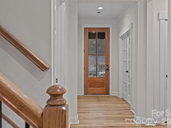 5th image of 1030 Gibson Rd