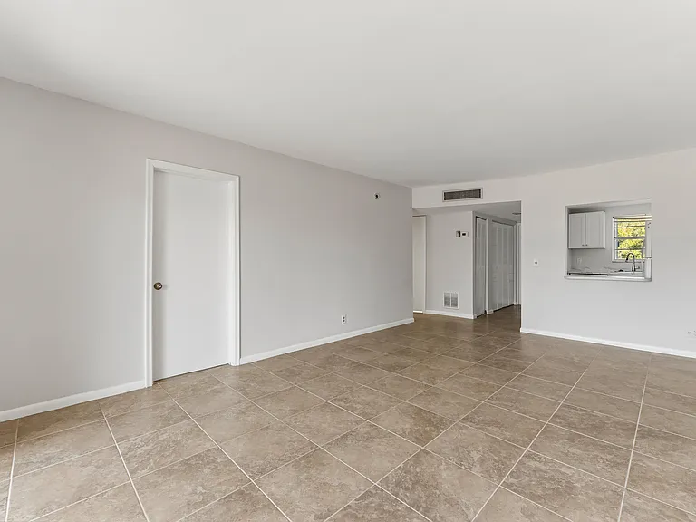 1638 Embassy Dr #208 — Photo 13