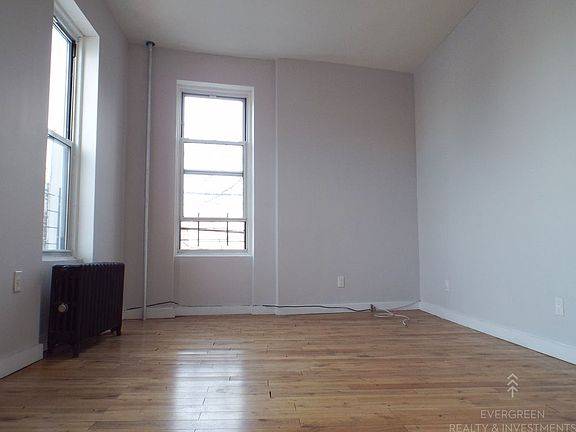 4th image of 7214 69th Pl APT 2R