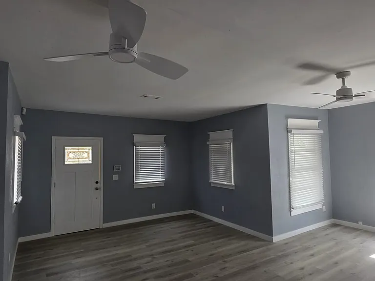 305 E Adalee St — Photo 5