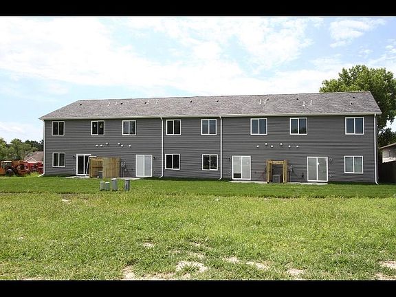 5th image of 1644 W B St