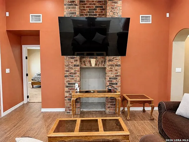 2 bed, 2.5 bath, 1591 sqft, $1,700 — Photo 3