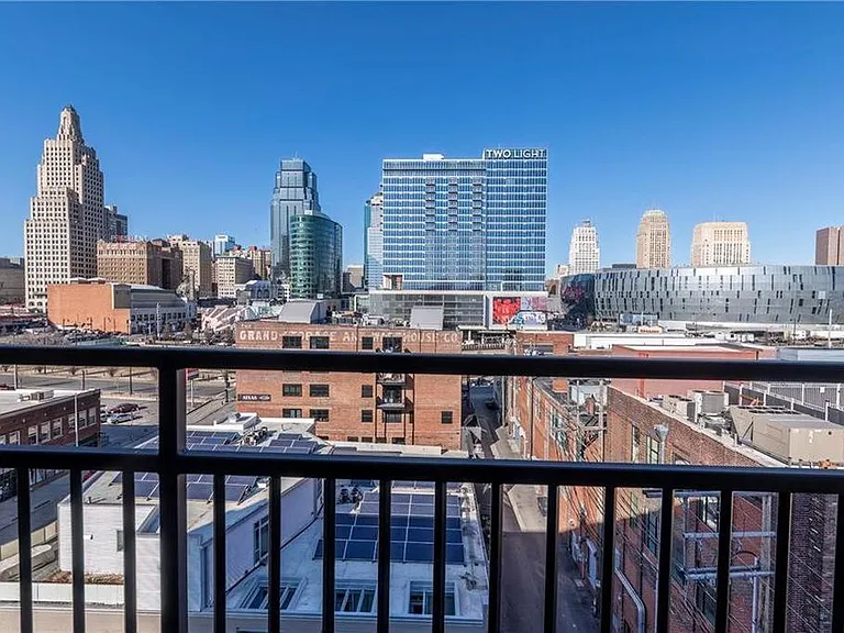 1535 Walnut St #701 — Photo 6