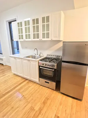 Rented by Bohemia Realty Group | media 6