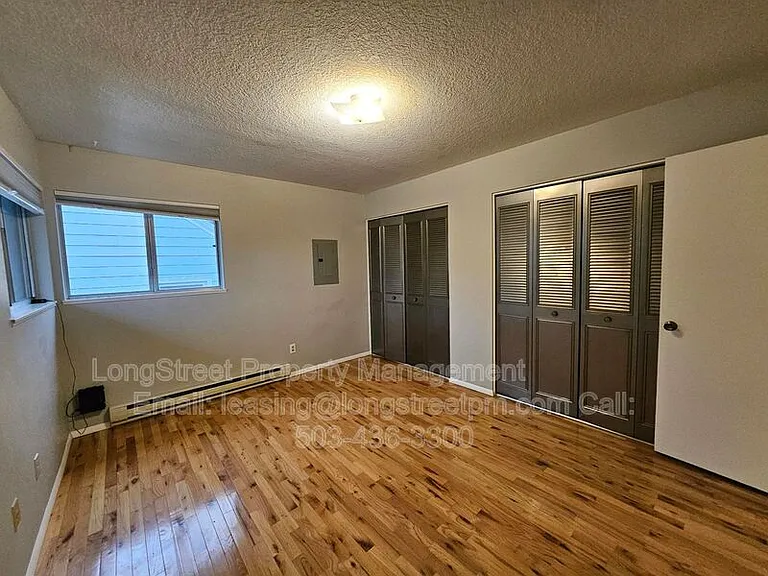 4606 NE Broadway St — Photo 8