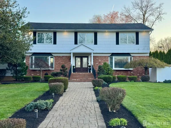 3 Kelton Pl, Manalapan, NJ 07726