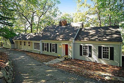 5 BR, 3.5 Bath Colonial/Ranch