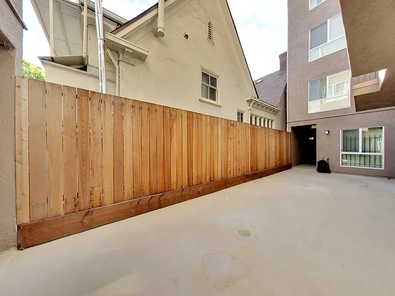 378 Van Buren - Renovated 2bed and 1bed units - Beautiful Building! — Photo 126