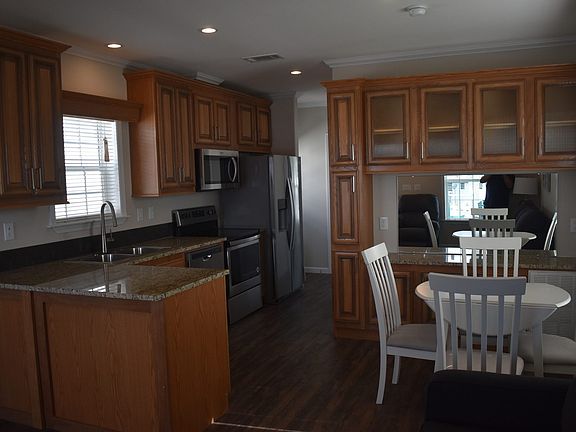3rd image of 1501 W Commerce Ave #H10vio
