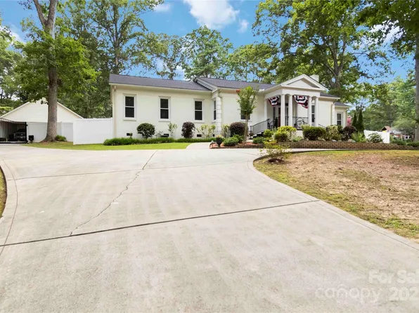 12 Bratton Ave, York, SC 29745
