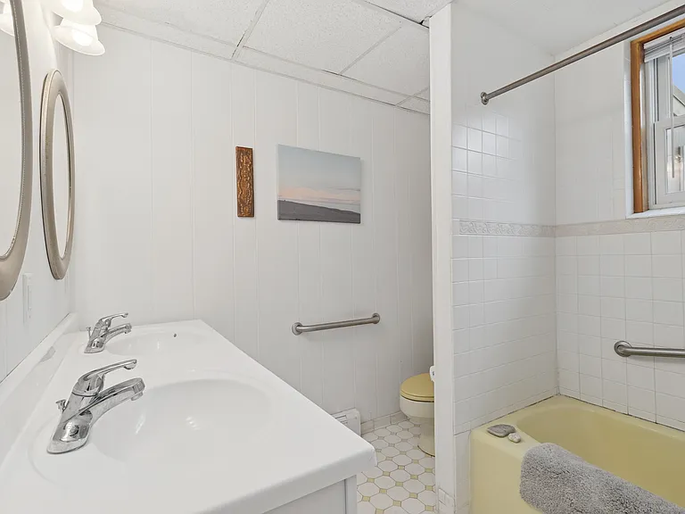87 Shore Rd — Photo 13