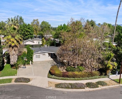 18817 Stagg St, Reseda, CA 91335