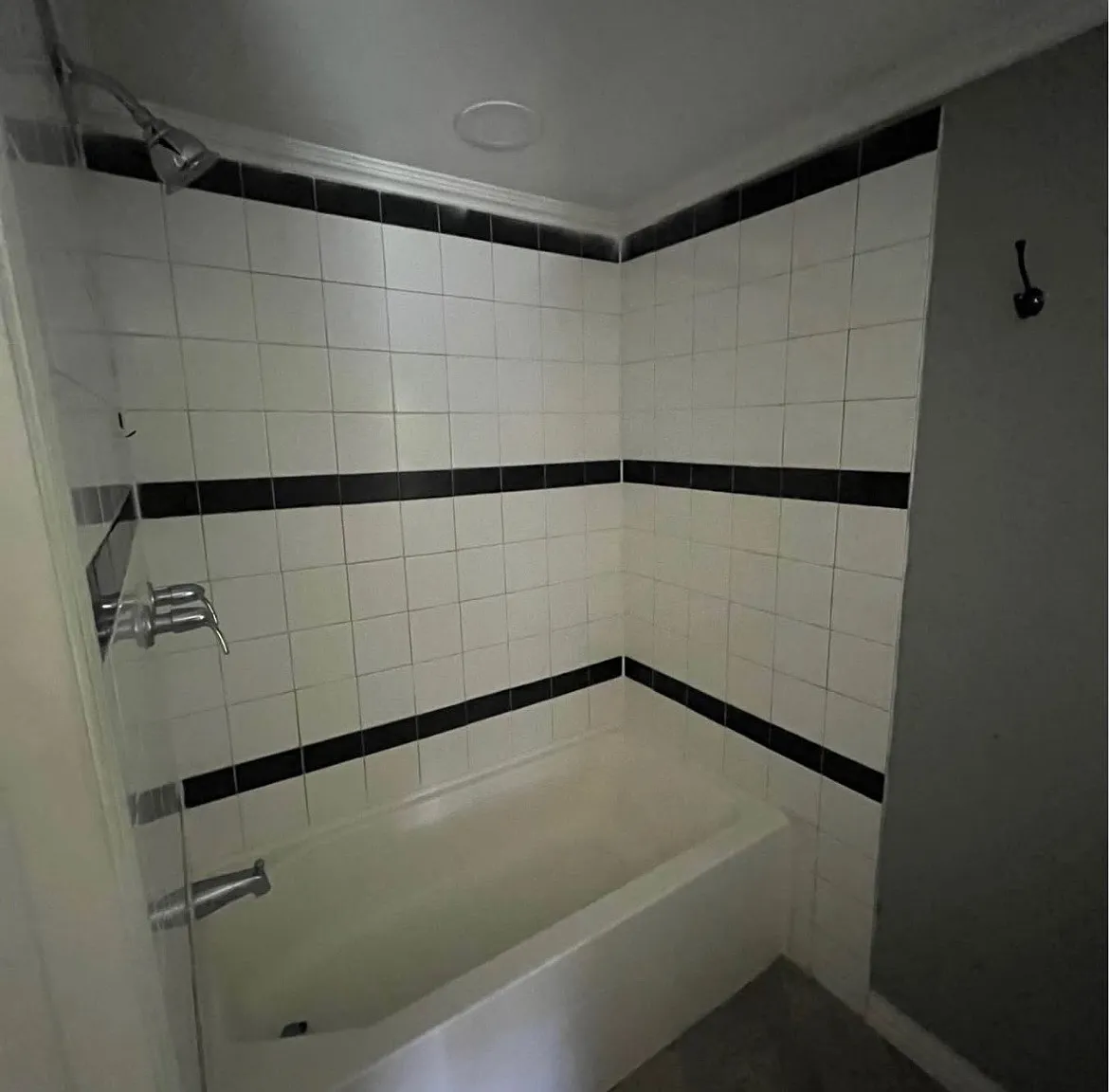 3 bed, 1200 sqft, $1,400 — Photo 3