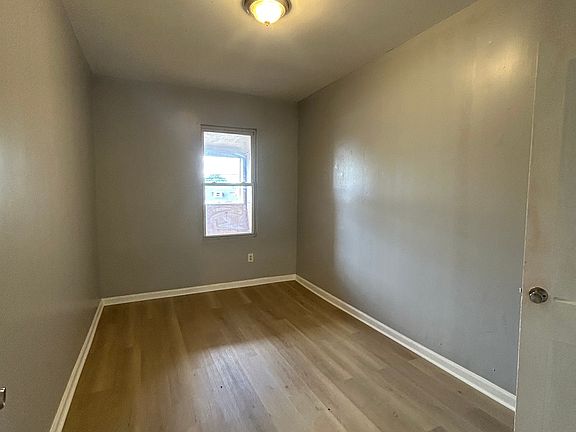 5th image of 354 11th Ave #5