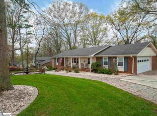 220 Edgewood Dr, Mauldin, SC 29662