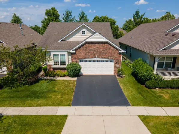 1847 Eton Dr, Hoffman Estates, IL 60192