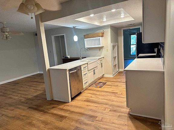 3rd image of 8420 Williamsburg Cir