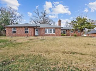 8621 S Laclede Station Rd, Saint Louis, MO 63123