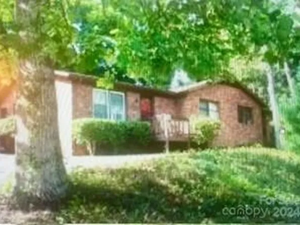 119/121 Wakefield Dr #12, Hendersonville, NC 28792