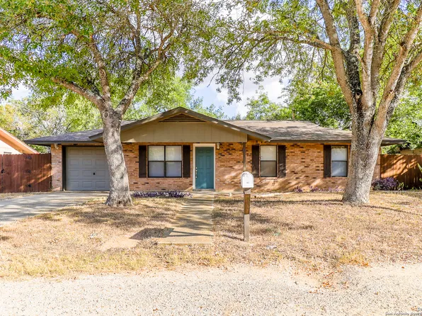 1410 Longbranch, Floresville, TX 78114