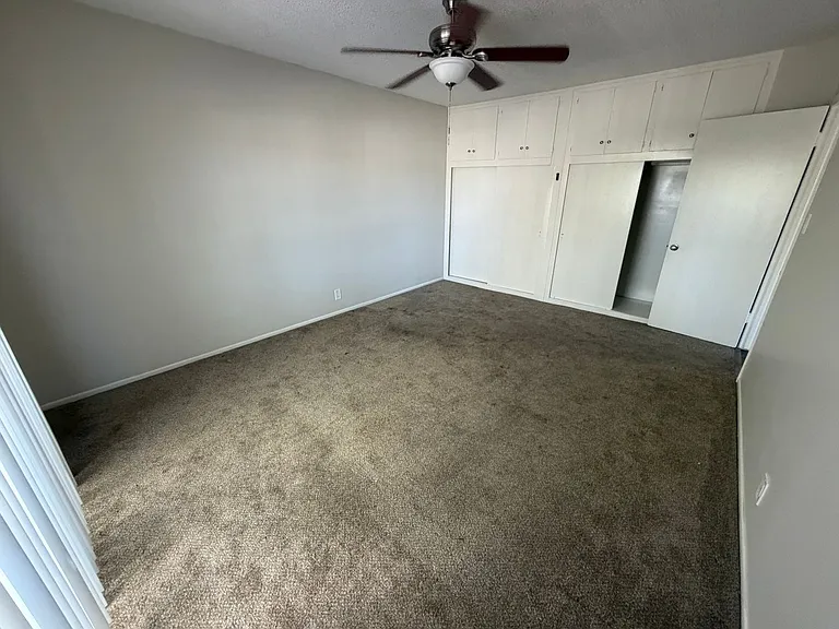 Spacious 1 Bedroom/1 Bathroom Apartment - $500 Off Move In + Reimbursed Application Fee — Photo 16