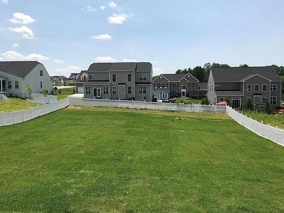4th image of 1310 Exmoor Ln
