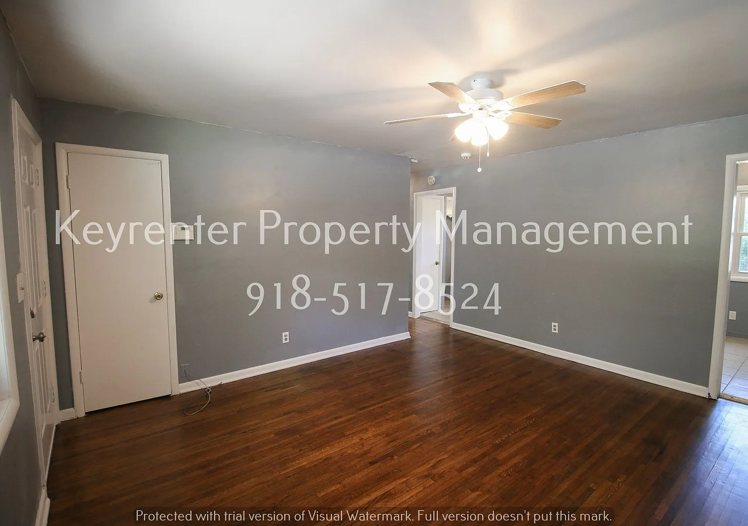 3 Bedroom 1 Bathroom with Attached Garage and Fenced in Yard, Available 8/15! — Photo 4