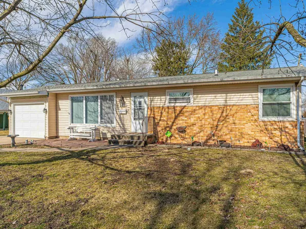 200 Mayfair Dr, Lincoln, IL 62656