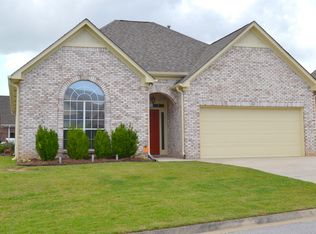 445 Waterford Dr, Calera, AL 35040