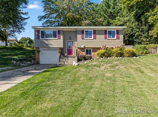 156 Kinross Ct NE, Rockford, MI