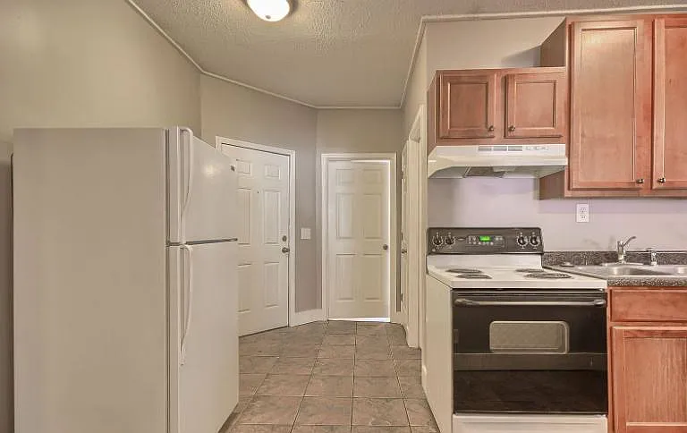 2208 Portis Ave #1 — Photo 8