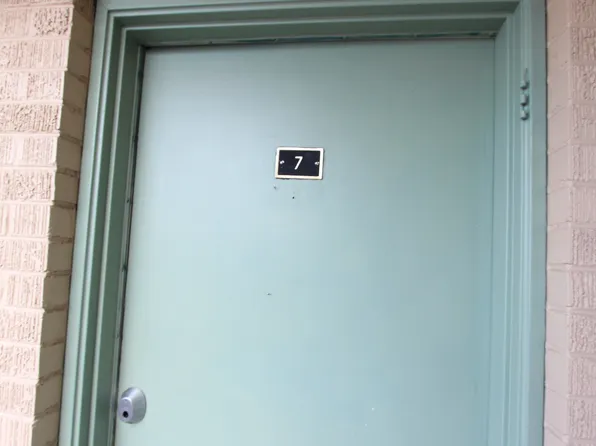 Convenient affordable living close to CMU without roommates! Utilities included