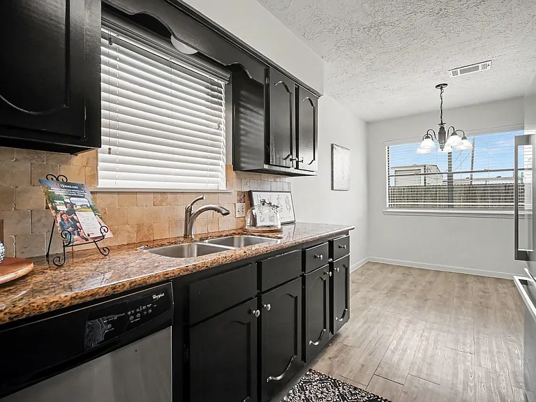 1227 Mission Dr — Photo 10