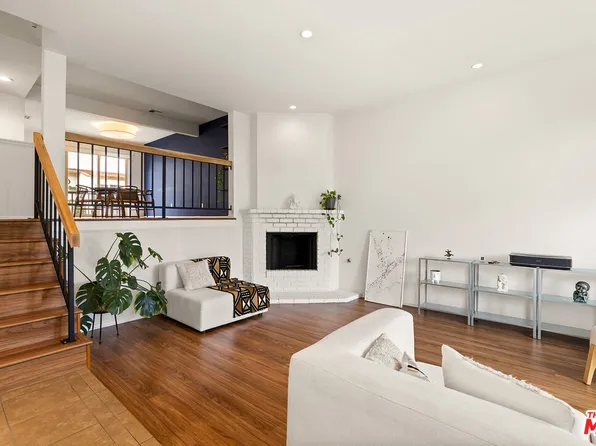 22525 Sherman Way Unit 203, Los Angeles, CA 91307