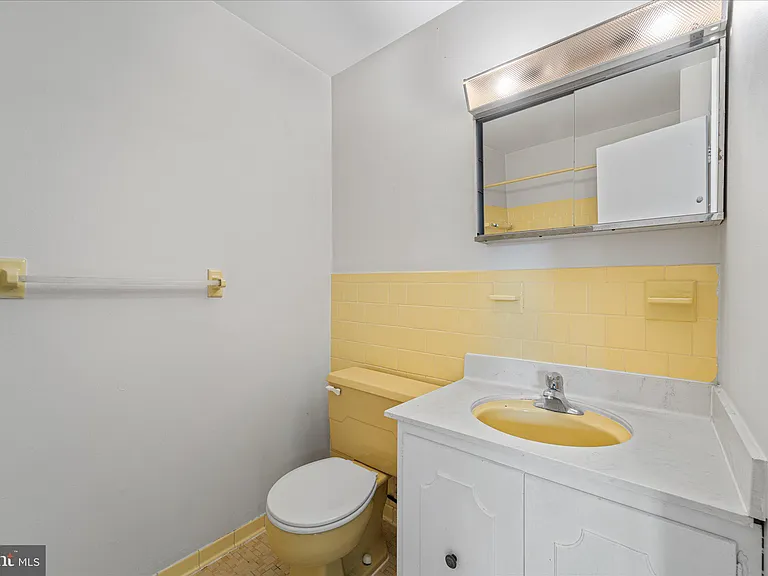 3885 Chain Bridge Rd — Photo 24