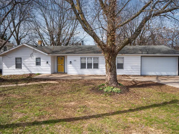 4610 N Topping Ave, Kansas City, MO 64117