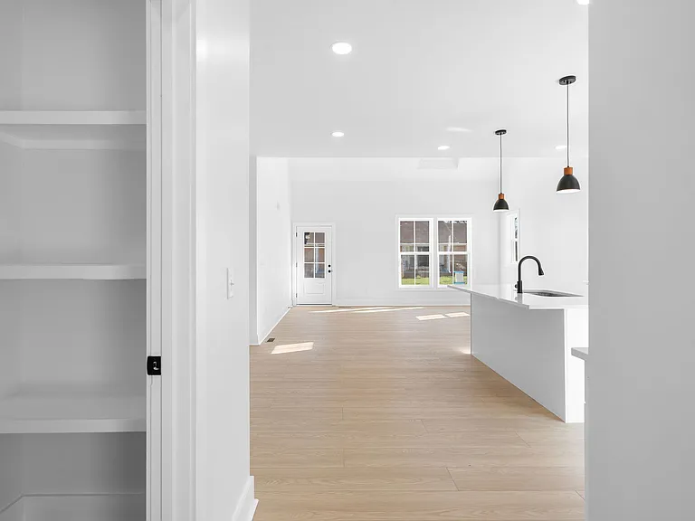930 Glass St — Photo 11