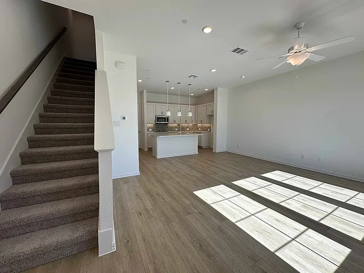 3 bed, 1697 sqft, $2,700 — Photo 1