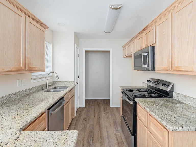 1803 Park Pl — Photo 12