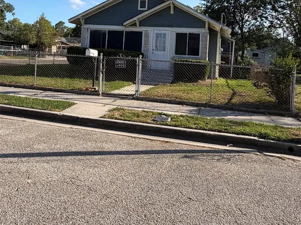 601 Harding St, Baytown, TX 77520
