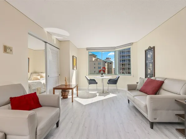 1314 Kalakaua Ave APT 1407, Honolulu, HI 96826