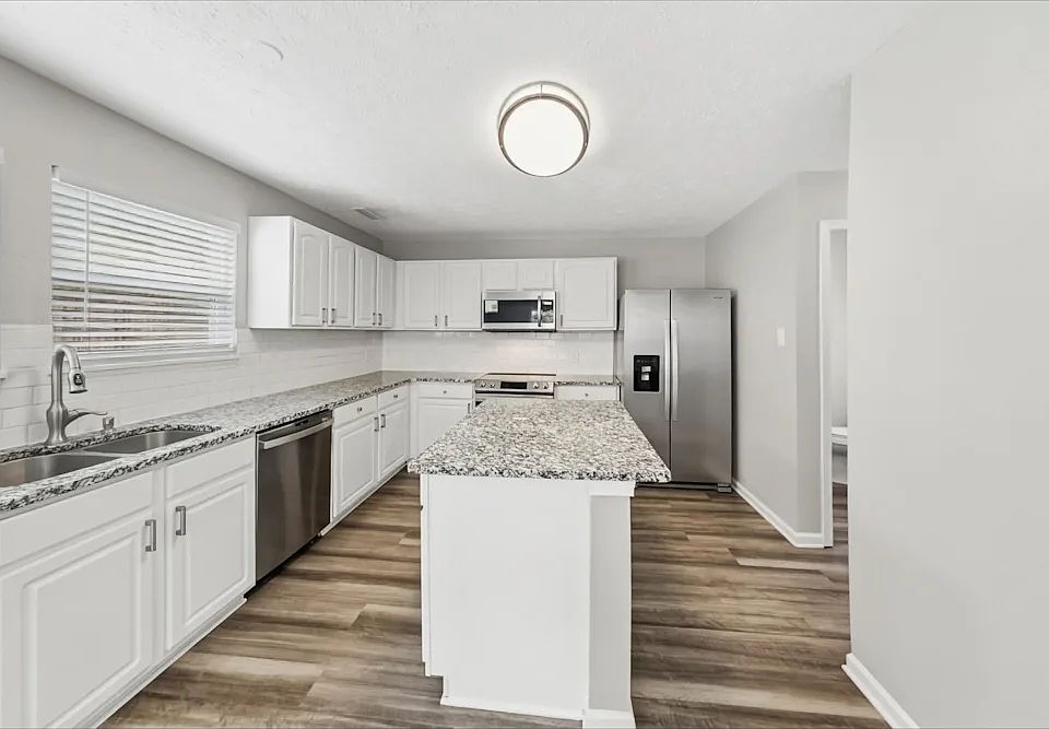 1st image of 305 Settlers Ridge Dr