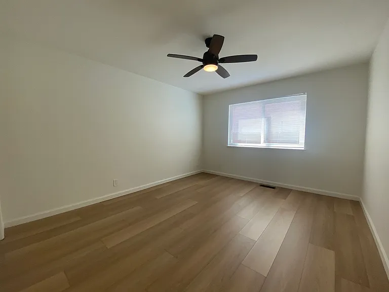 162 Roosevelt Ave — Photo 33