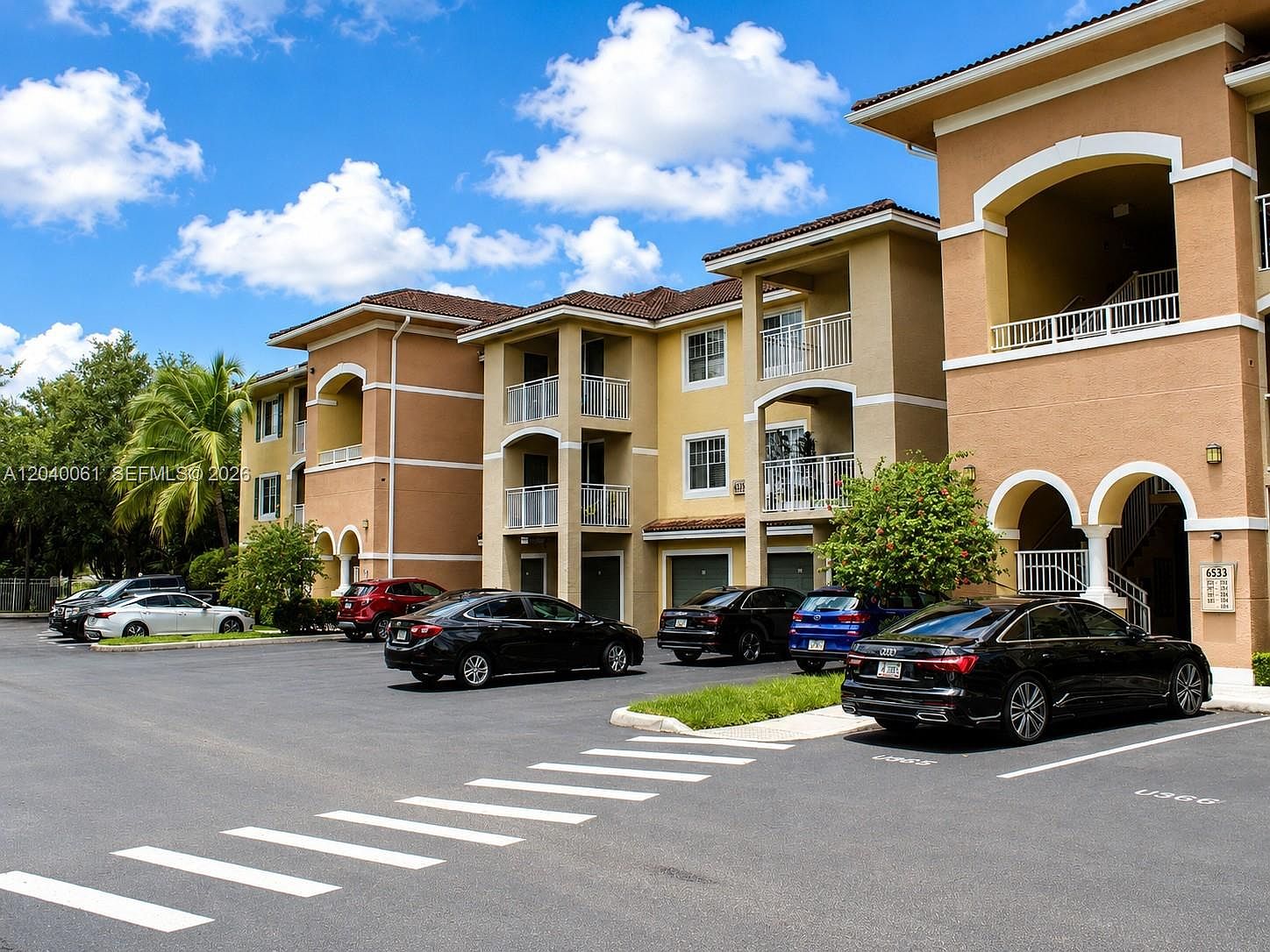 6458 Emerald Dunes Dr APT 303