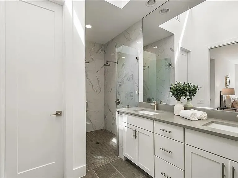 241 Maynard Ter SE #16 — Photo 9