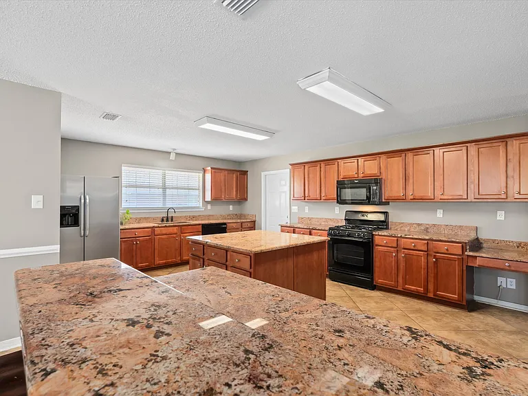 10832 Rigby Dr — Photo 11