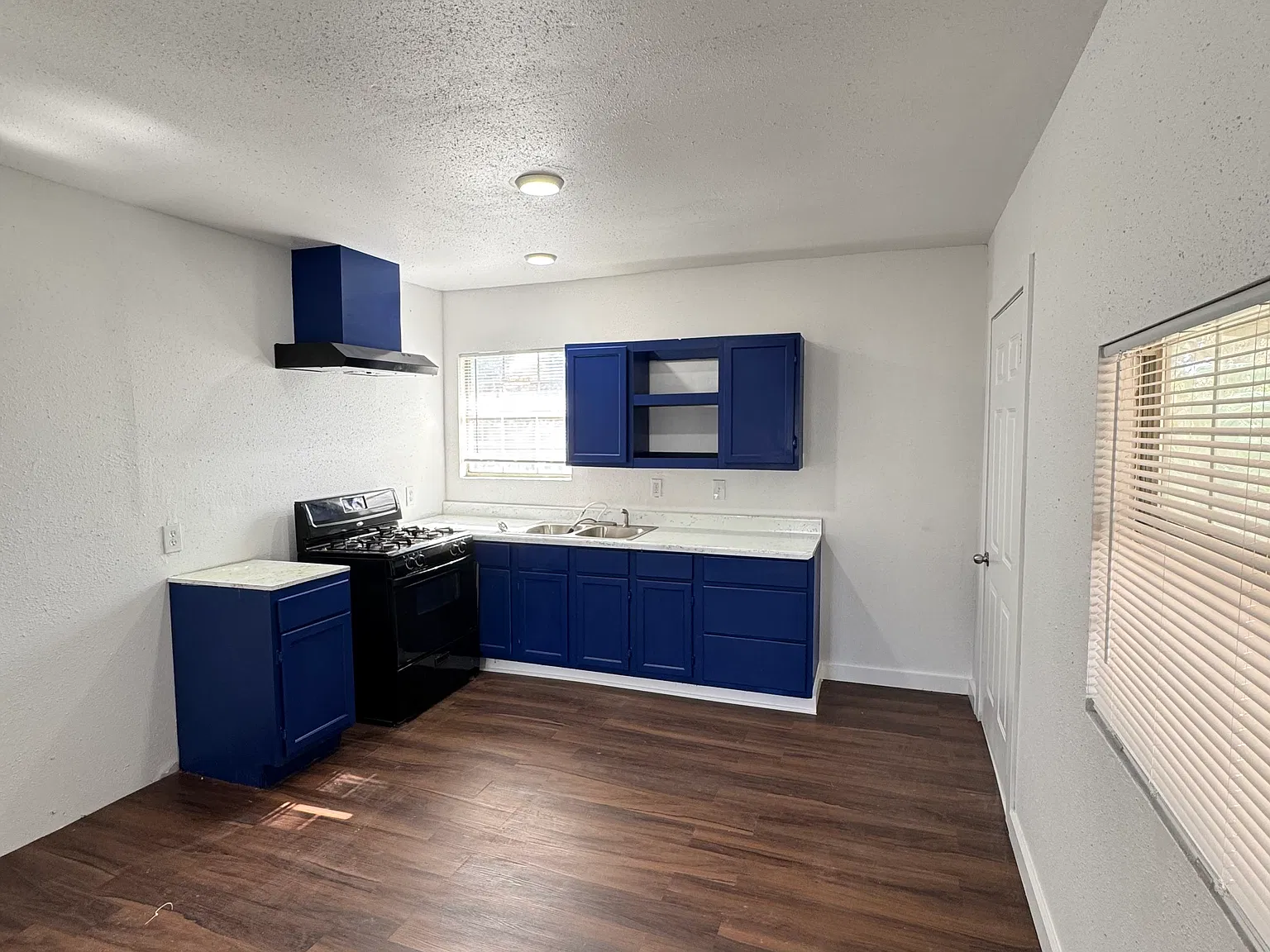 2 bed, 720 sqft, $1,100 — Photo 3
