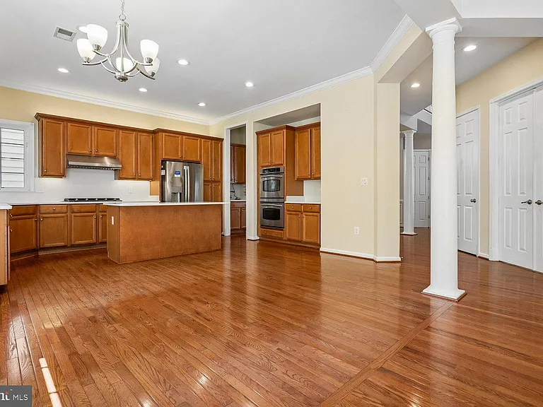 9059 Galvin Ln — Photo 19