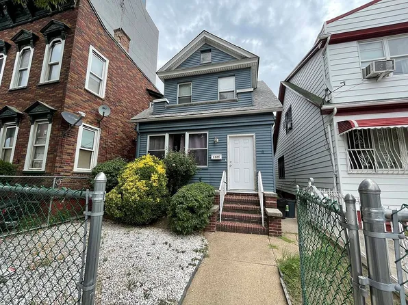 1325 New York Ave, Brooklyn, NY 11203