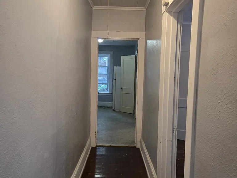 236 Locust St #2R — Photo 3